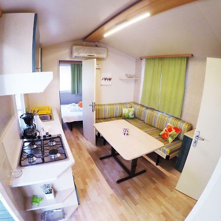 Accommodation Suzy Задар Екстериор снимка